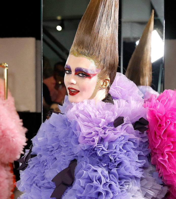 Xu hướng “họa” màu mắt bùng nổ tại sàn diễn thời trang NYFW 2019